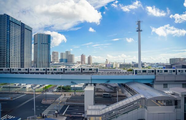 駅の近くのマンション