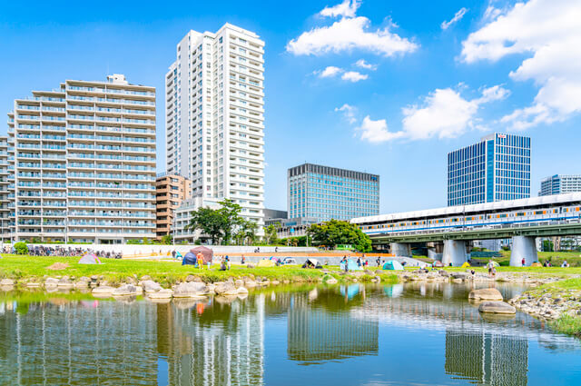 川側からみた二子玉川駅